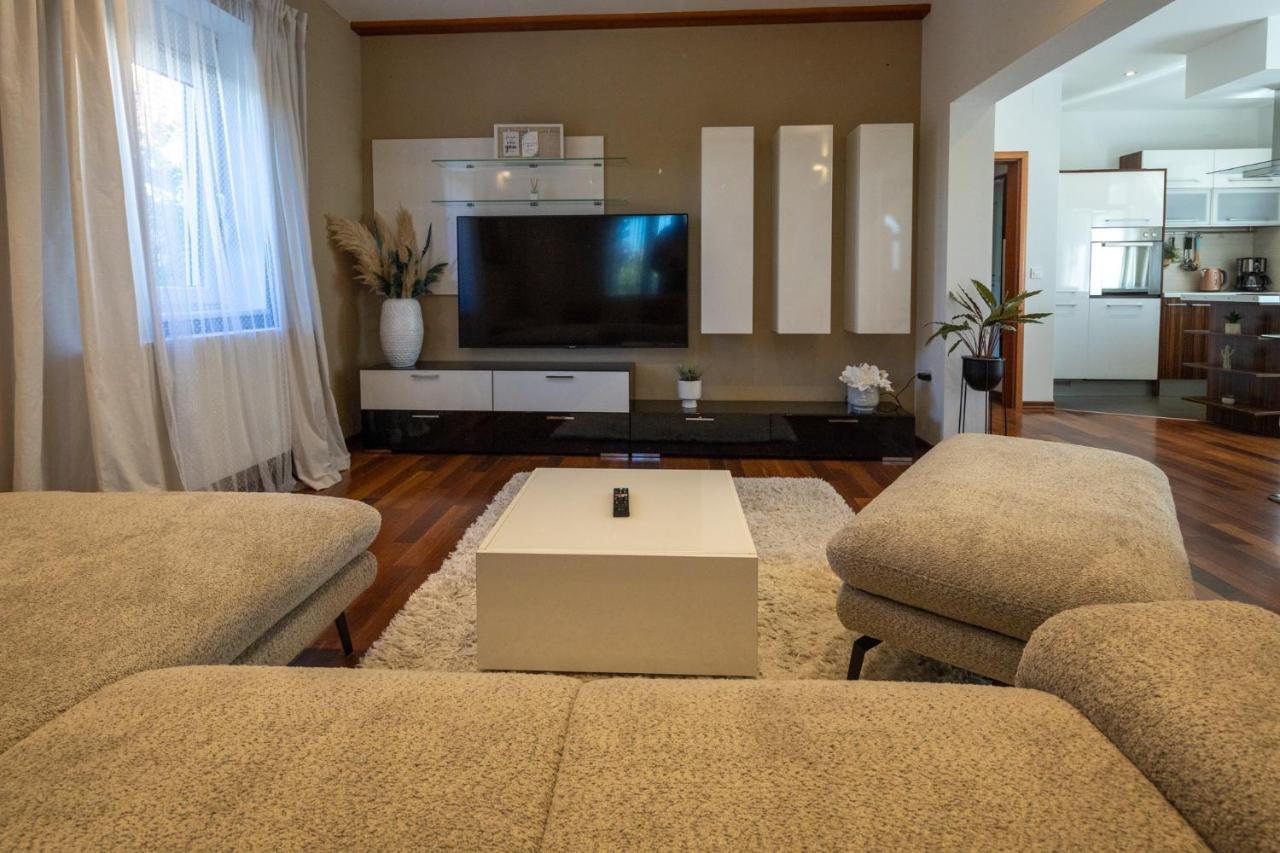 Lumaja Luxury Apartman Biograd Na Moru Exteriör bild
